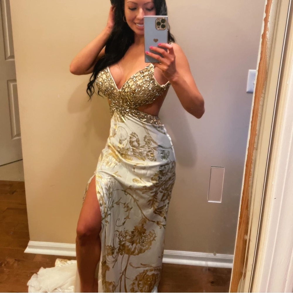 Prom dress, fits like an XS. I’m 5’2 and it was a good height